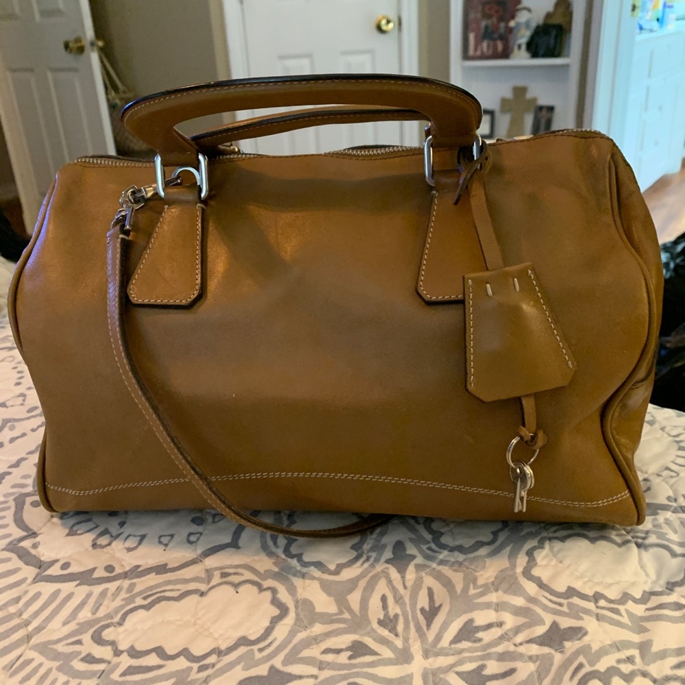 Prada Two Way Leather Shoulder Bag with Detachable Strap and Lock & Keys - Picture 4 of 16